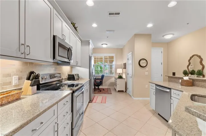 4833 Hampshire Ct # 304, Naples Fl 34112
