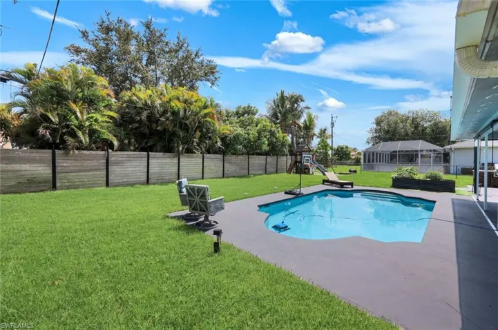 2212 Se 7th St, Cape Coral, Florida 33990