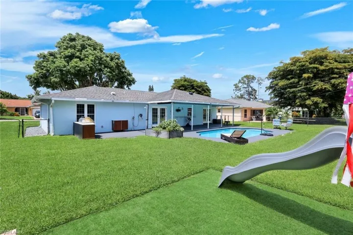 2212 Se 7th St, Cape Coral, Florida 33990