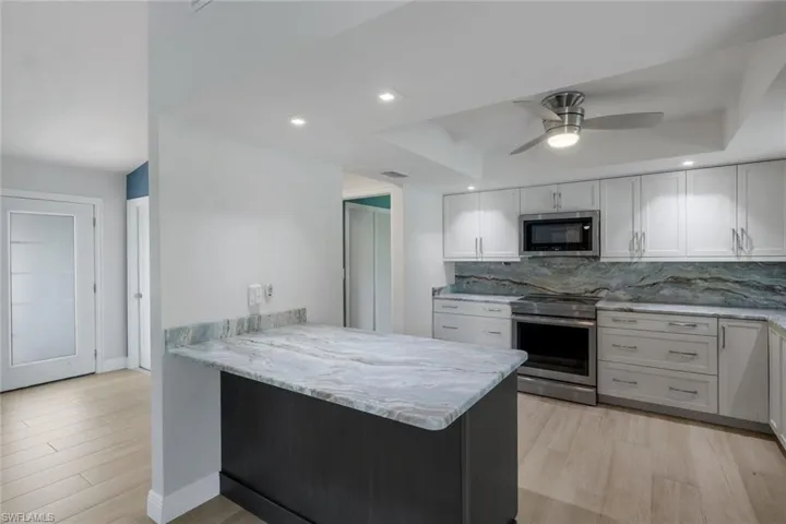 2212 Se 7th St, Cape Coral, Florida 33990