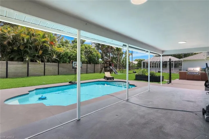 2212 Se 7th St, Cape Coral, Florida 33990