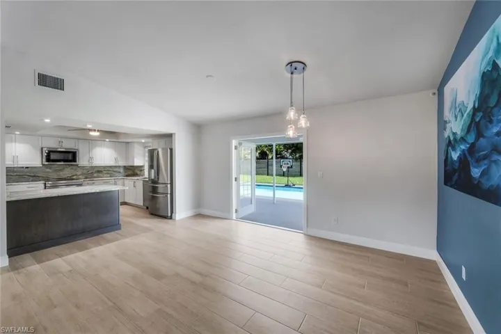 2212 Se 7th St, Cape Coral, Florida 33990