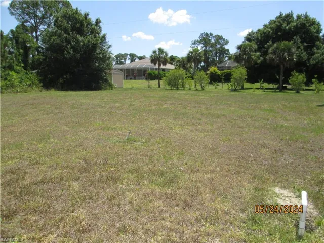 714  Jackson  AVE, Lehigh Acres, FL 33972