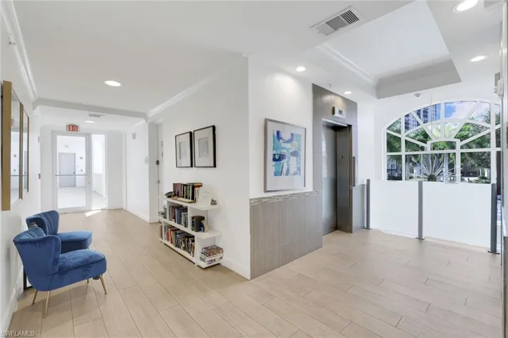 460 Launch Cir 202, Naples, Florida 34108
