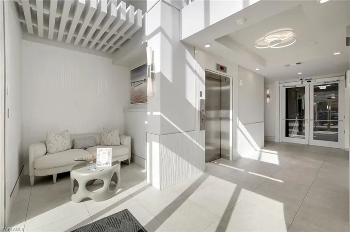 460 Launch Cir 202, Naples, Florida 34108