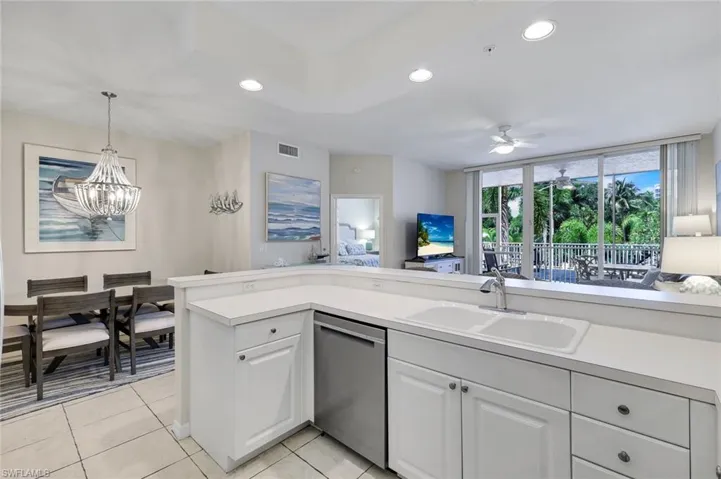 460 Launch Cir 202, Naples, Florida 34108