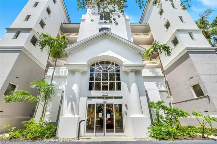 460 Launch Cir 202, Naples, Florida 34108