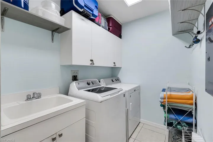 460 Launch Cir 202, Naples, Florida 34108