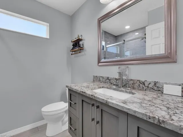 Guest Bath - Second Floor