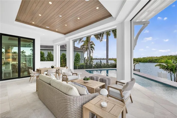 720 Hull Ct, Marco Island, Florida 34145
