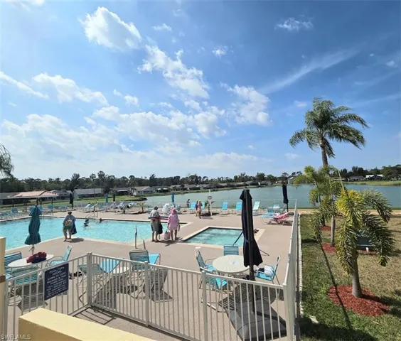 Community Pool & Spa on Lake