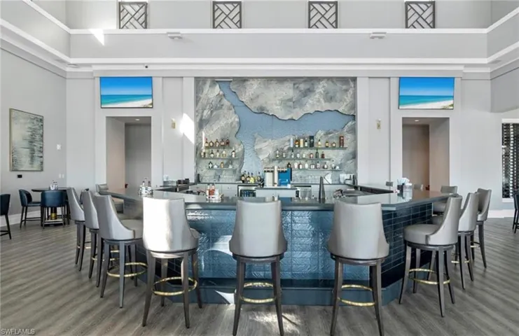 Indoor and outdoor dining facilities.