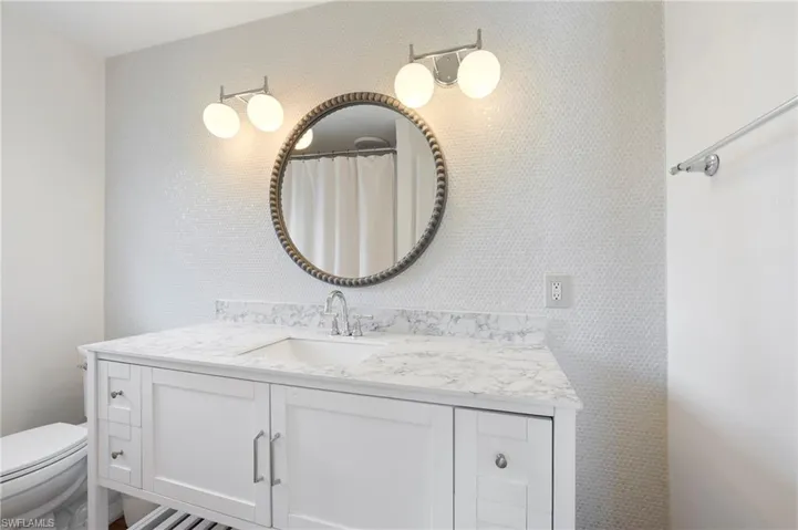 2432 Washington Ave, Naples, Florida 34112