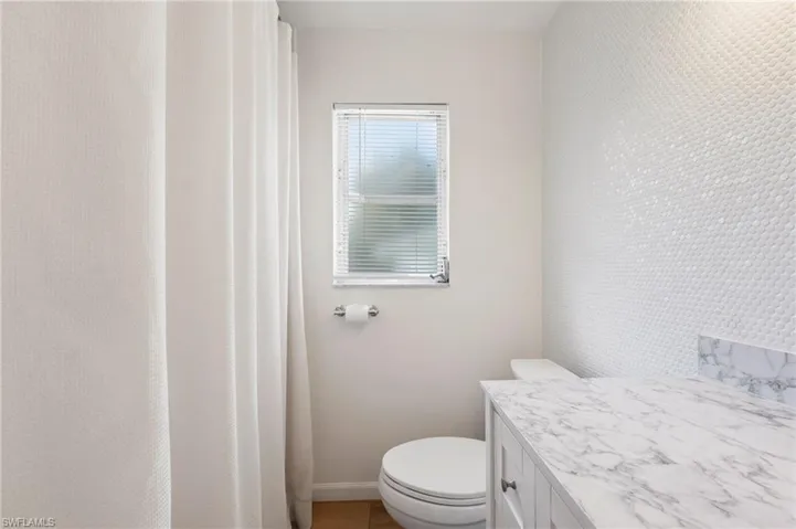 2432 Washington Ave, Naples, Florida 34112