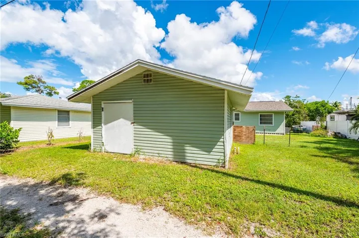 2432 Washington Ave, Naples, Florida 34112