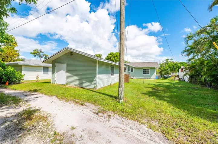 2432 Washington Ave, Naples, Florida 34112