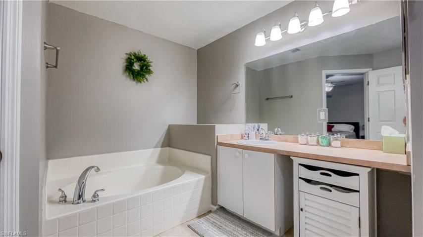 Separate Tub and Shower