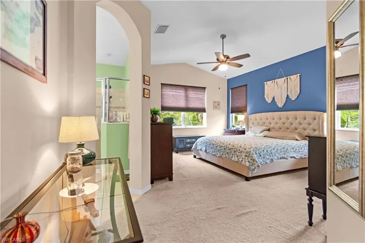 Spacious Primary En Suite