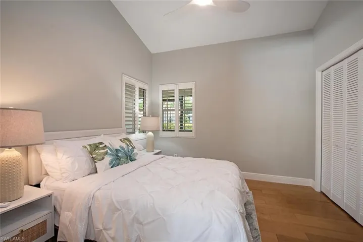 250  Fox Den  CIR, Naples, FL 34104