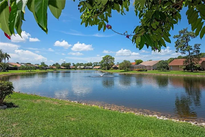 250  Fox Den  CIR, Naples, FL 34104