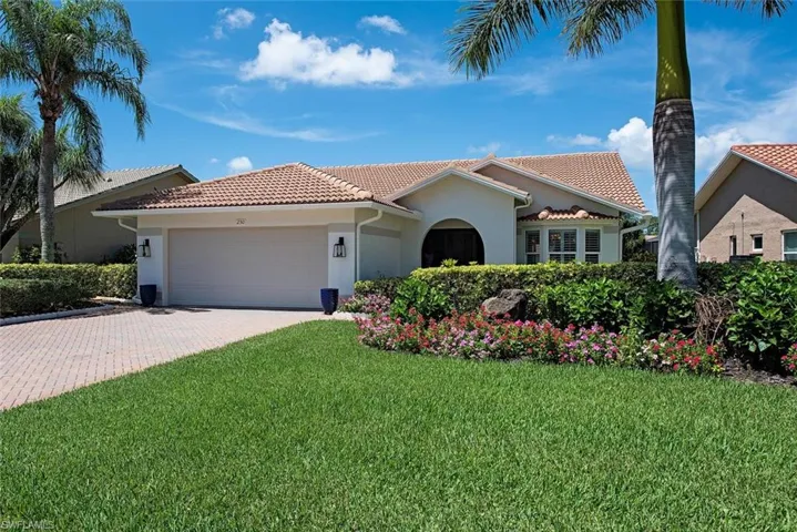 250  Fox Den  CIR, Naples, FL 34104