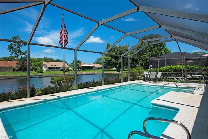 250  Fox Den  CIR, Naples, FL 34104