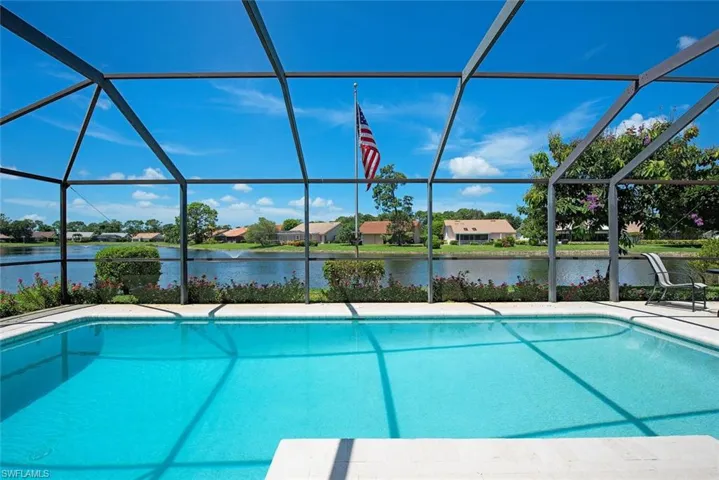 250  Fox Den  CIR, Naples, FL 34104