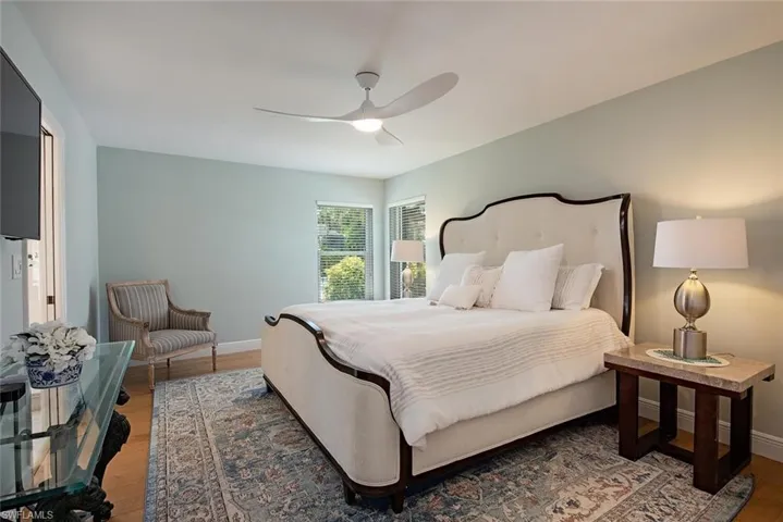 250  Fox Den  CIR, Naples, FL 34104