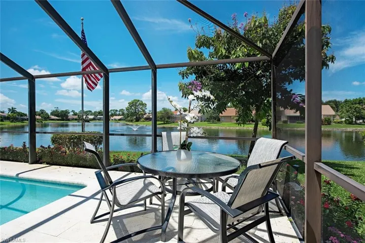 250  Fox Den  CIR, Naples, FL 34104
