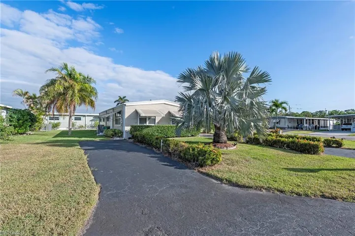 407  Cape Florida  WAY, Naples, FL 34104