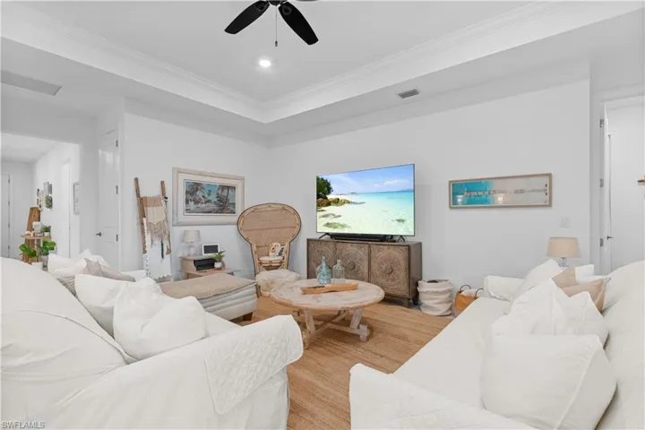 Tray ceiling in main living area