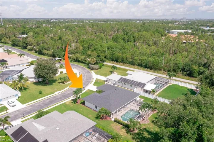 Birds eye view of property