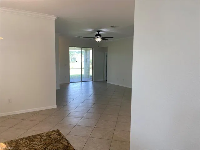 2466 Heydon Cir E, Naples, Florida 34120