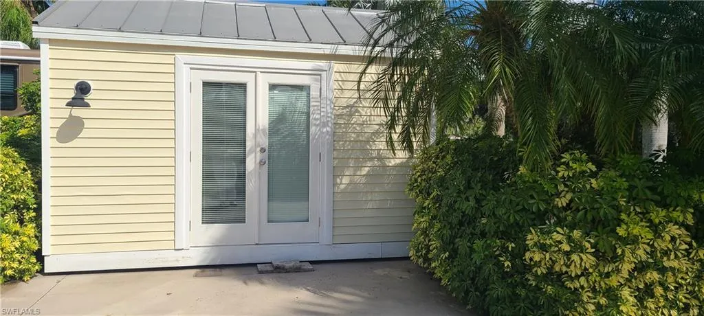 View of home's exterior