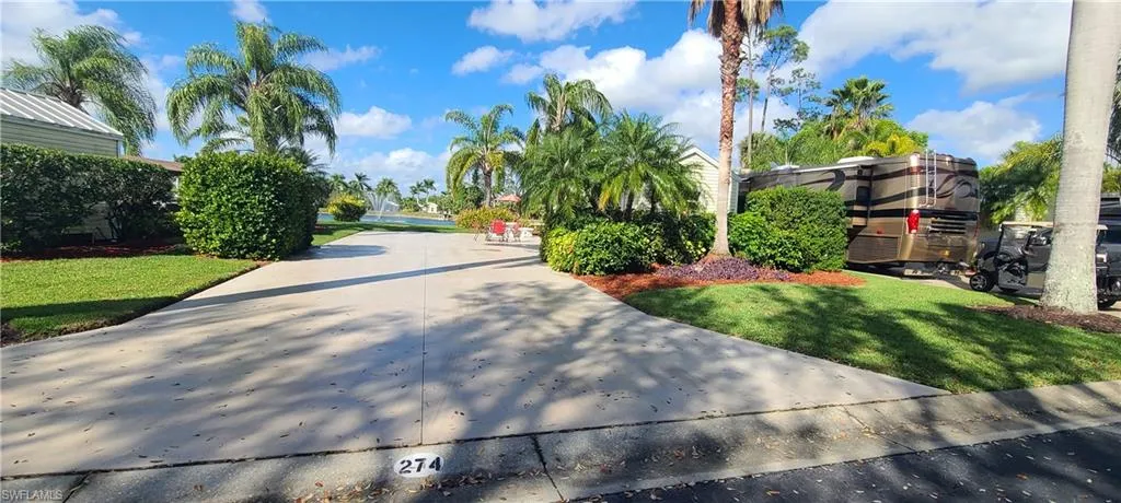 Surrounding community featuring a lawn