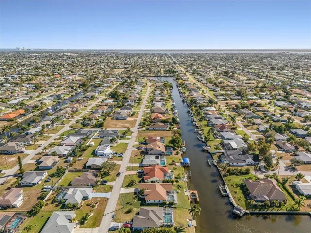 228 SE 31ST  TER, Cape Coral, FL 33904