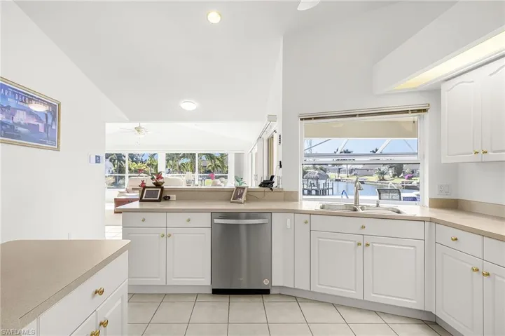 228 SE 31ST  TER, Cape Coral, FL 33904