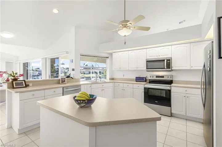 228 SE 31ST  TER, Cape Coral, FL 33904