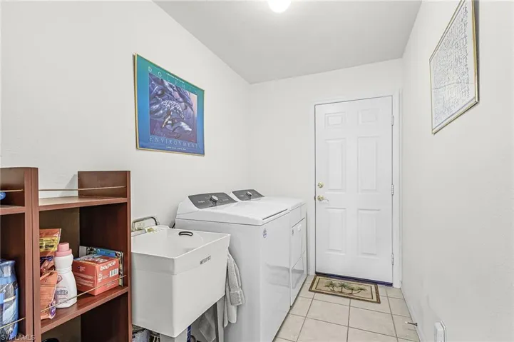 228 SE 31ST  TER, Cape Coral, FL 33904