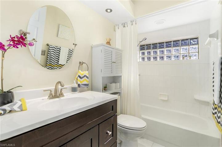 9139  Palm Island  CIR, North Fort Myers, FL 33903