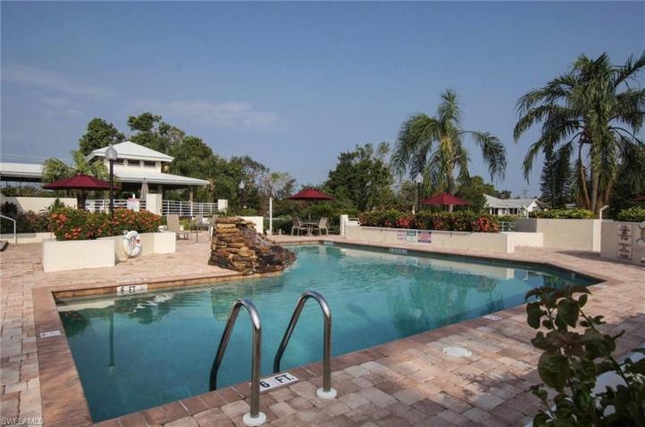 9139  Palm Island  CIR, North Fort Myers, FL 33903