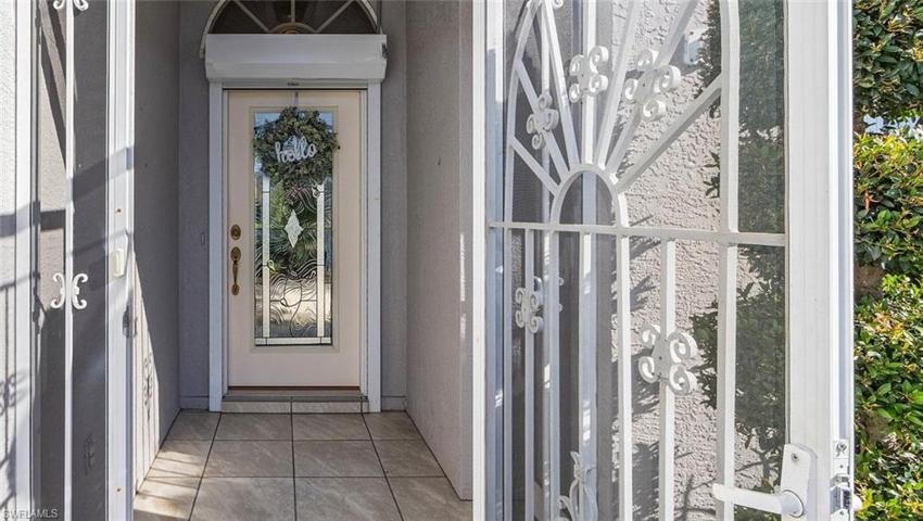 9139  Palm Island  CIR, North Fort Myers, FL 33903