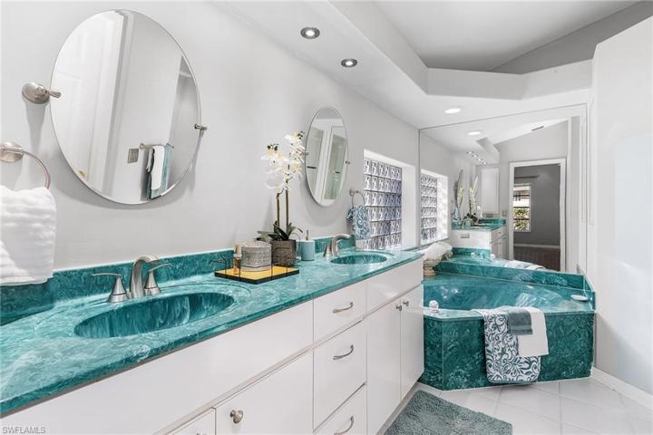 9139  Palm Island  CIR, North Fort Myers, FL 33903