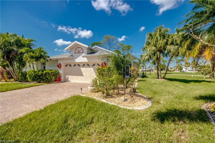 17591  Fan Palm  CT, North Fort Myers, FL 33917
