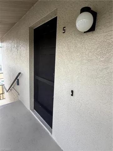 642 SE 13th  PL, Cape Coral, FL 33990