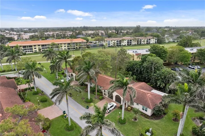 Bird's eye view of a golf club