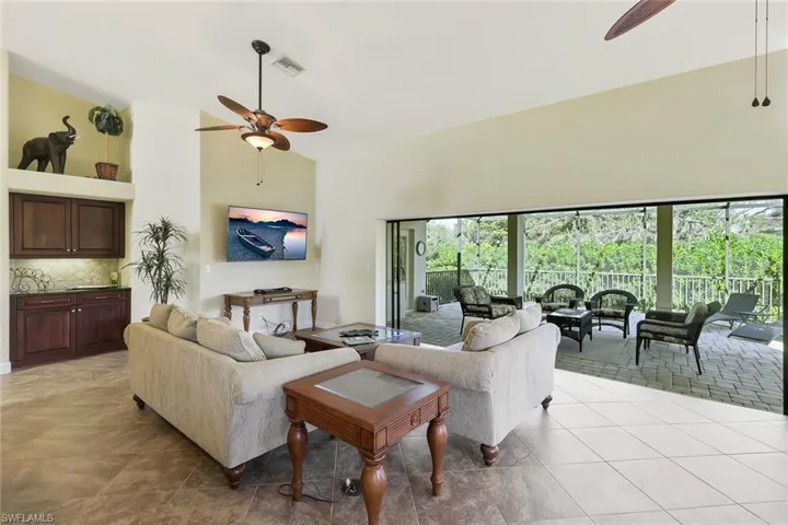 Great Room, High Ceilings, Sliders Pocket