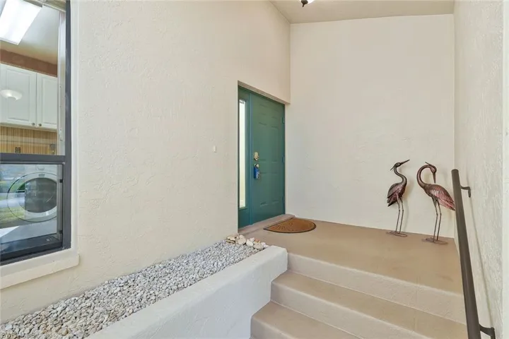NO FLOOD UNIT- 4 Steps Up