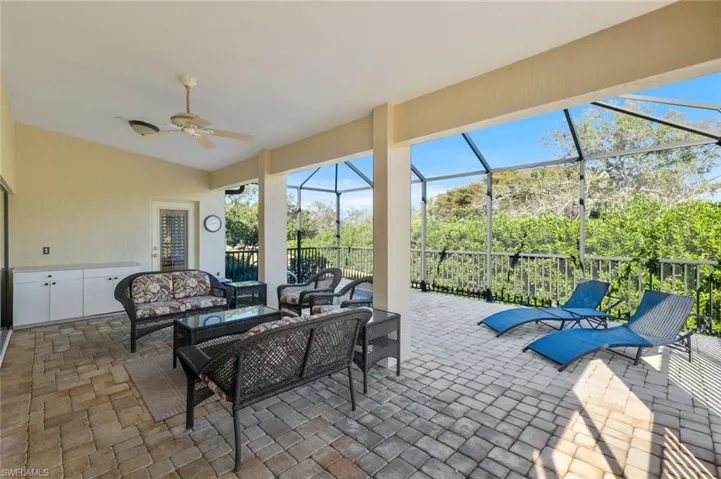 Under Truss Lanai- Room For a Party!