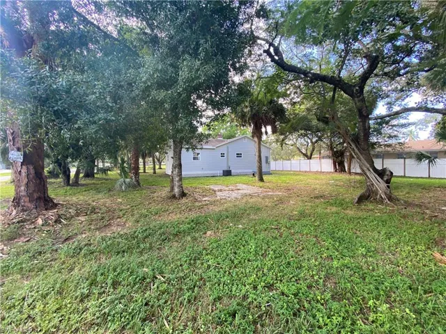 2371  Lafayette  ST, Fort Myers, FL 33901